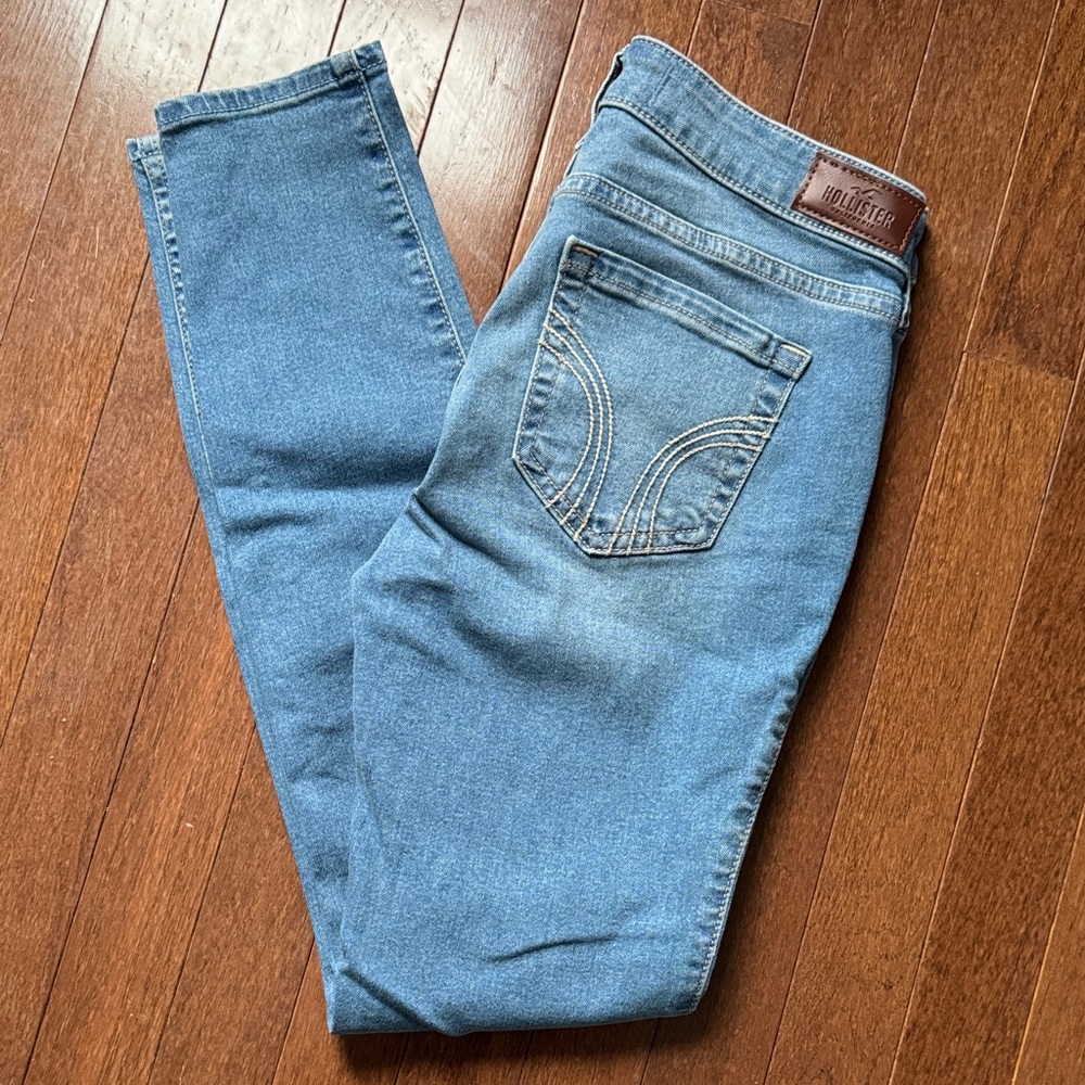 Hollister Low-Rise Super Skinny Jeans - Picture 5 of 5